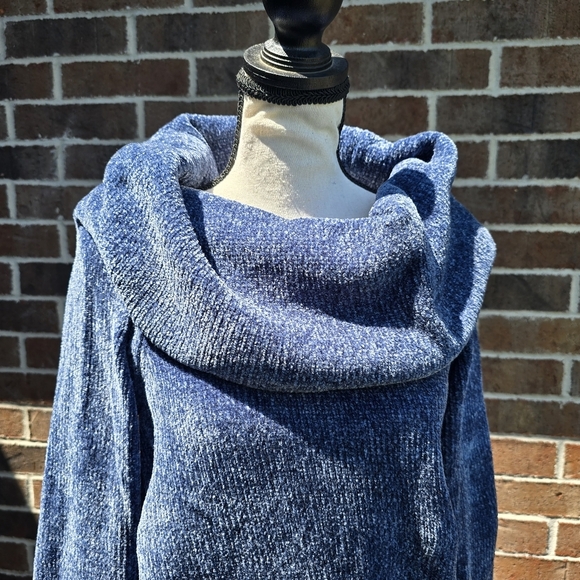 White House Black Market Large Cowl Neck sweater - Picture 8 of 8